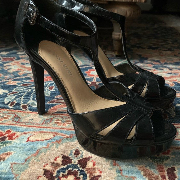 Gianni Bini Black Heel - Picture 3 of 3